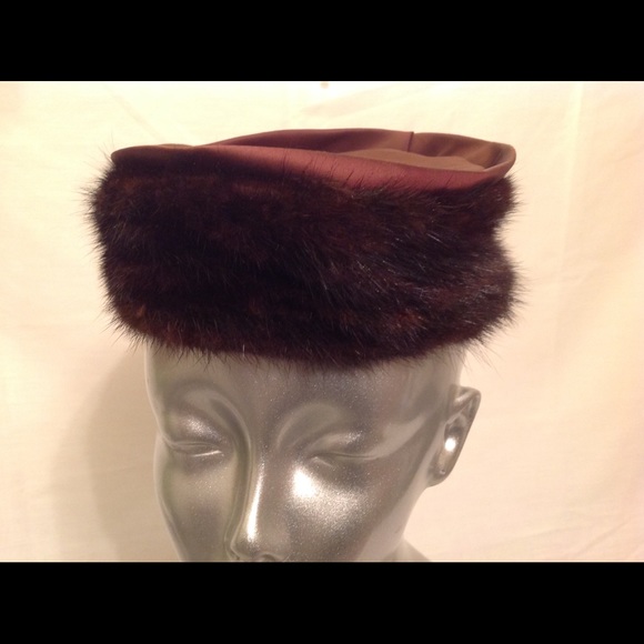 Vintage Women’s Fur Trim Brown Pill Box Hat - Picture 1 of 5